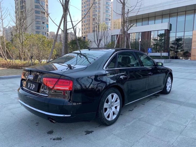 紹興13年奧迪A8L9