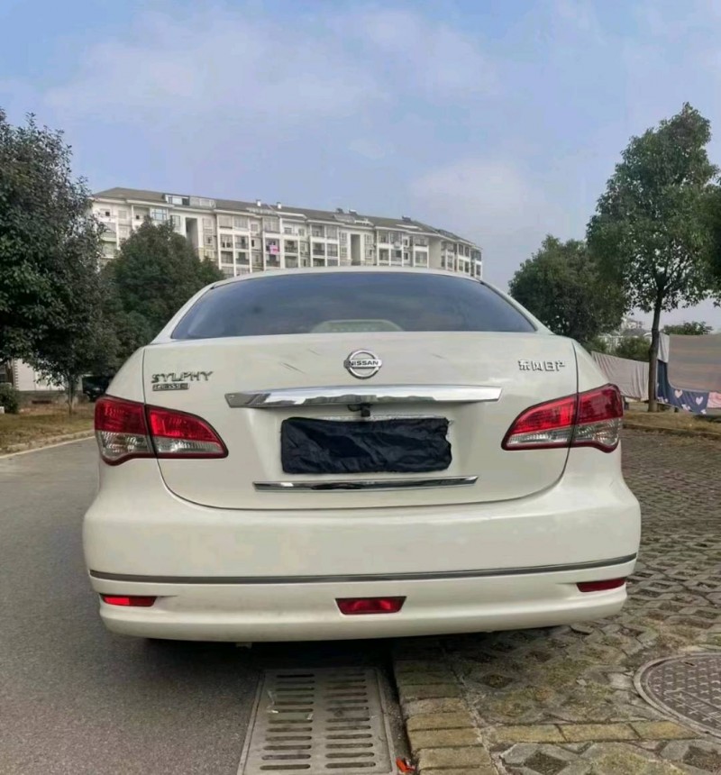 宜昌14年日產軒逸3