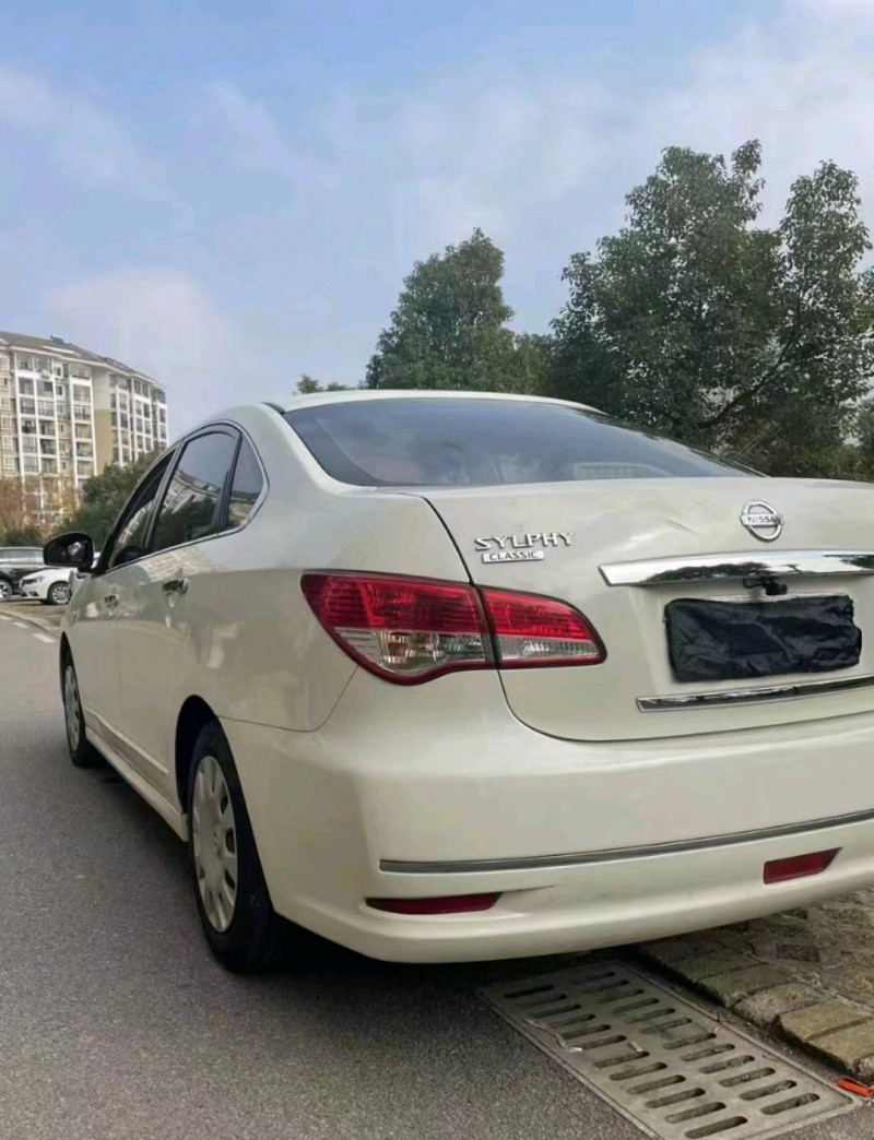 宜昌14年日產軒逸5