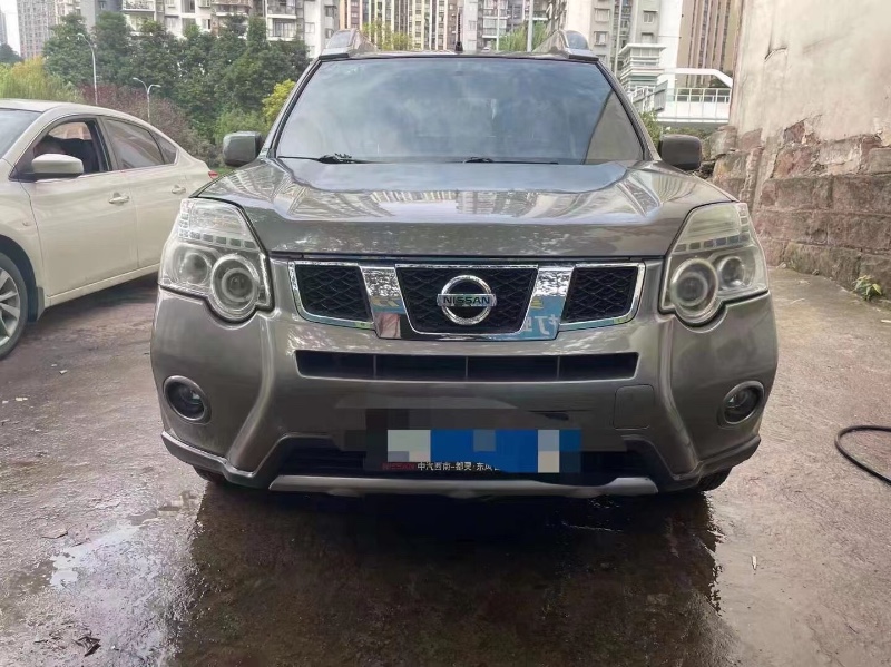 重慶12年日產奇駿1
