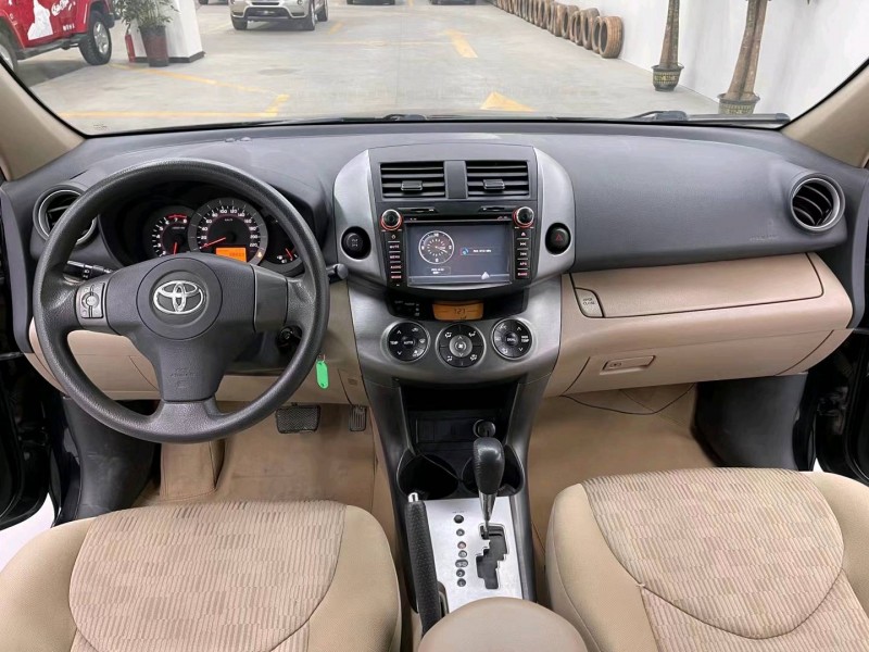 保定13年豐田RAV4榮放6