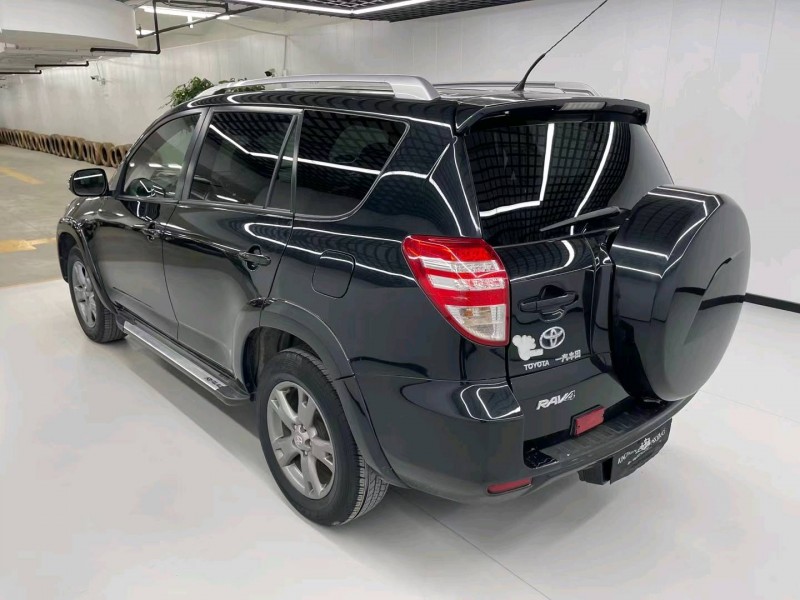 保定13年豐田RAV4榮放7