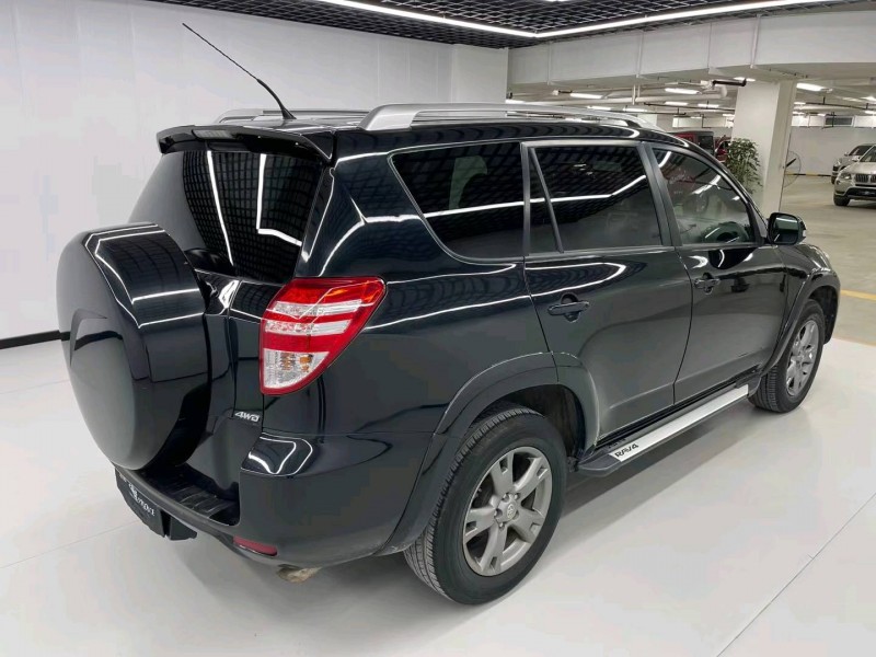 保定13年豐田RAV4榮放8