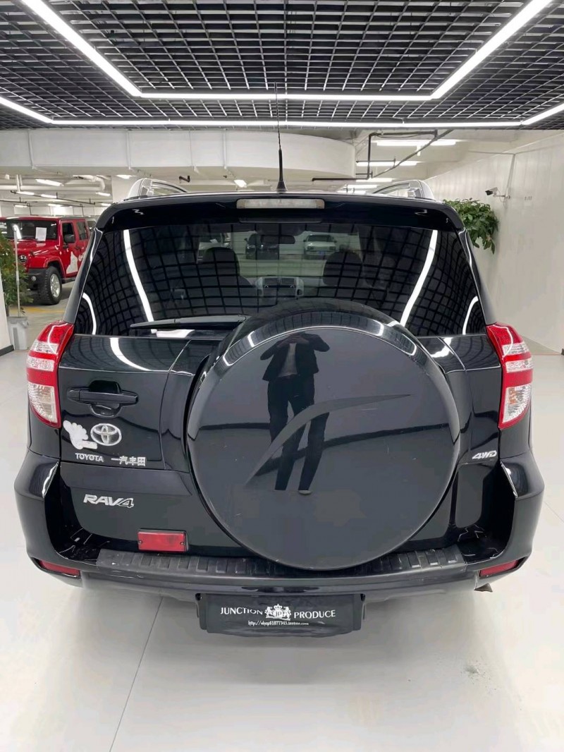 保定13年豐田RAV4榮放9