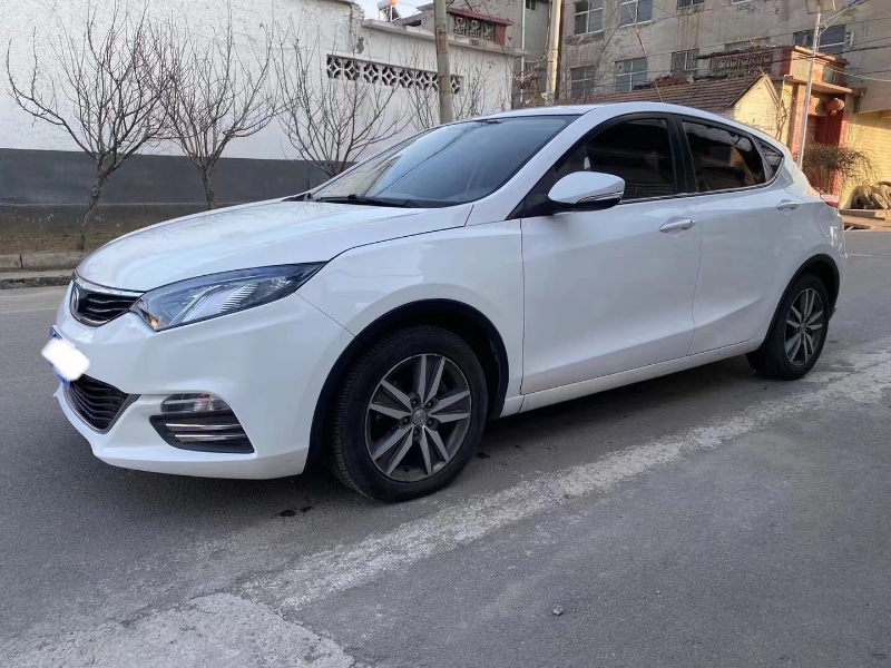 東營15年長安汽車逸動2