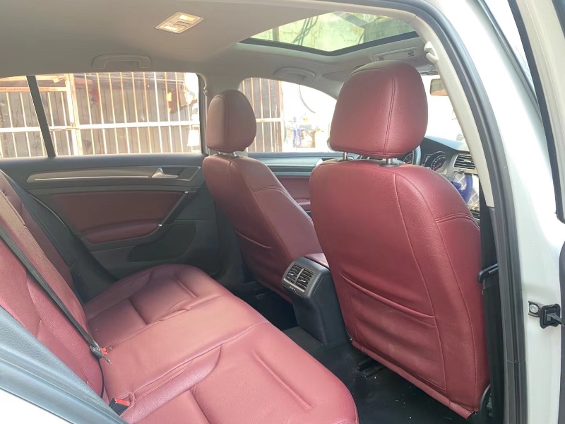 青岛17年大众高尔夫2