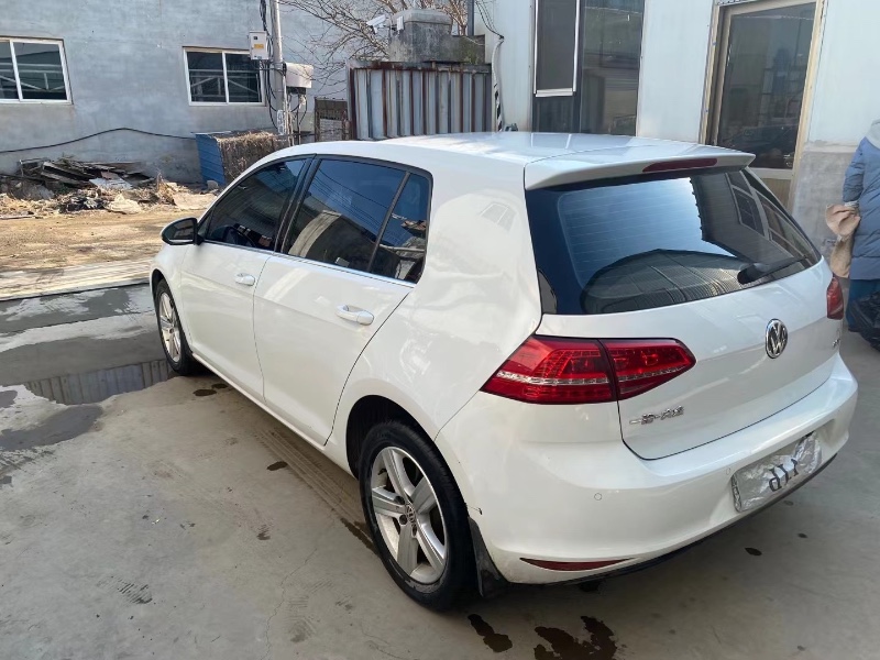 青岛17年大众高尔夫3