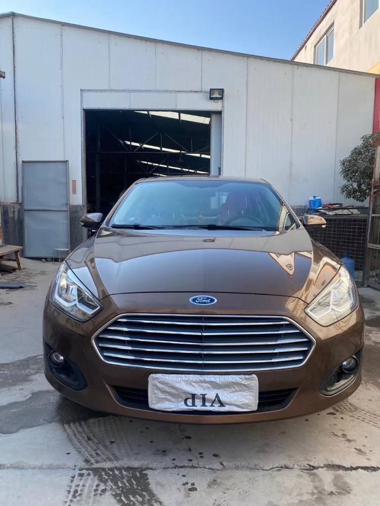 青岛16年福特福睿斯9