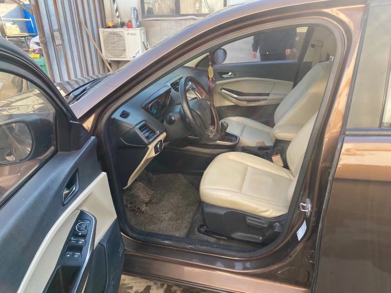 青岛16年福特福睿斯7