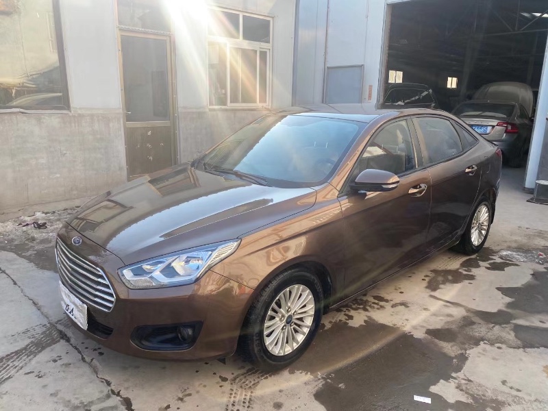 青岛16年福特福睿斯8