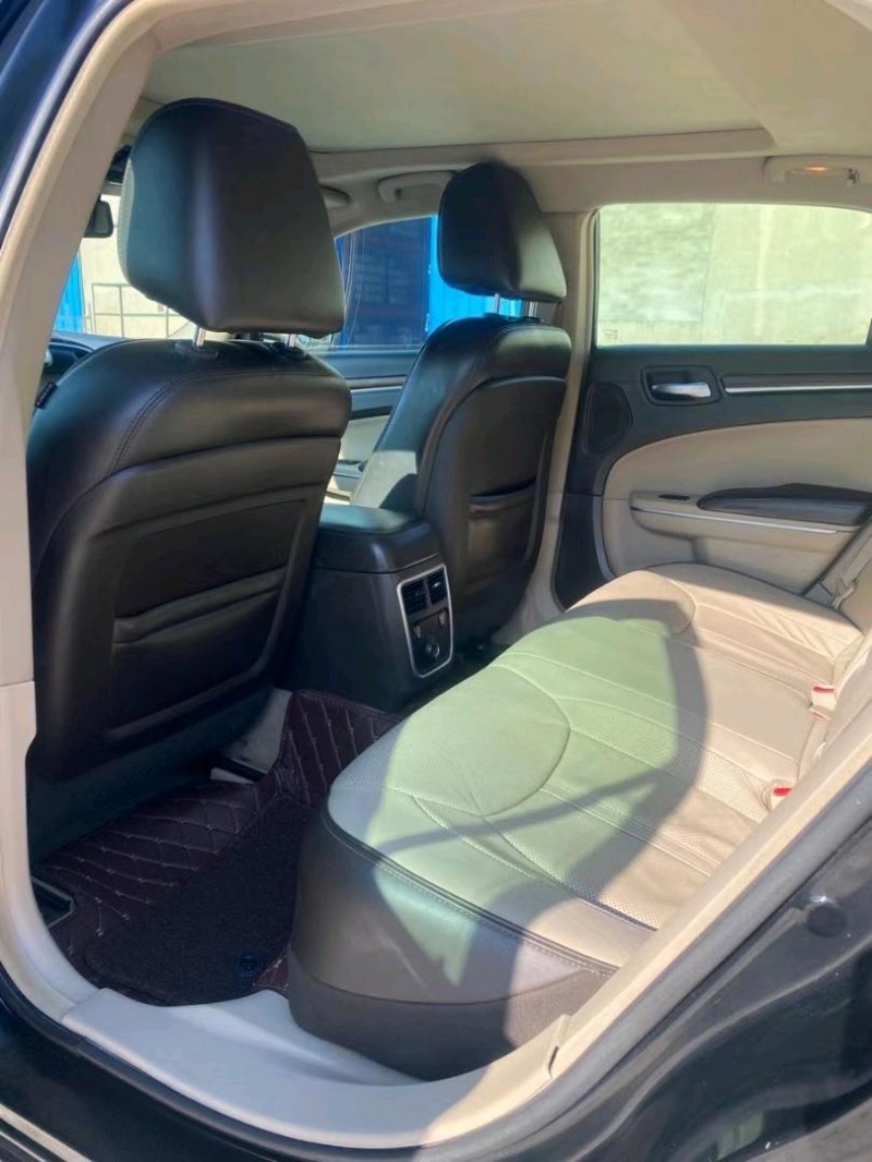 沈陽15年克萊斯勒300C4