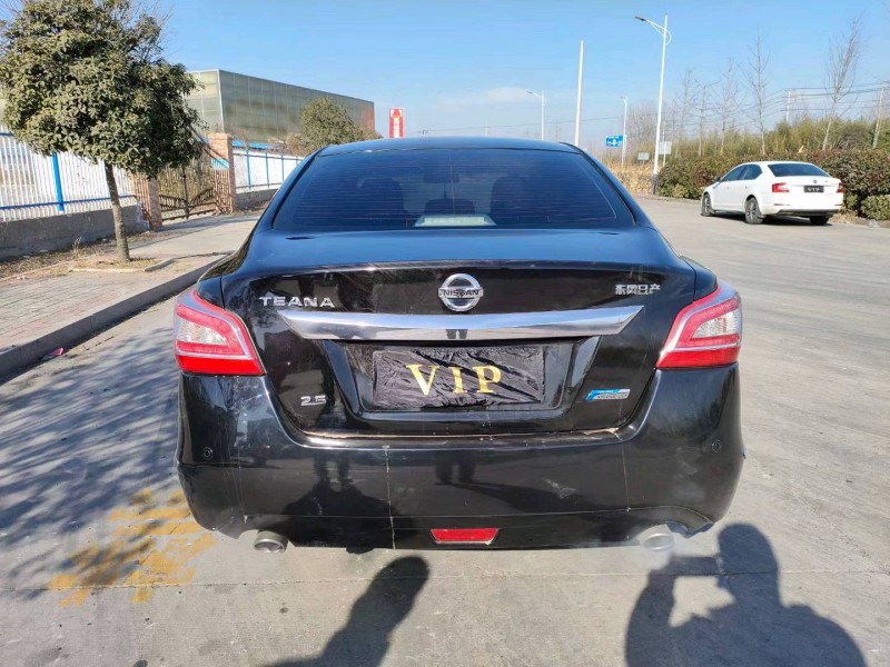 徐州15年日產天籟4