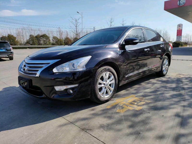 徐州15年日產天籟3