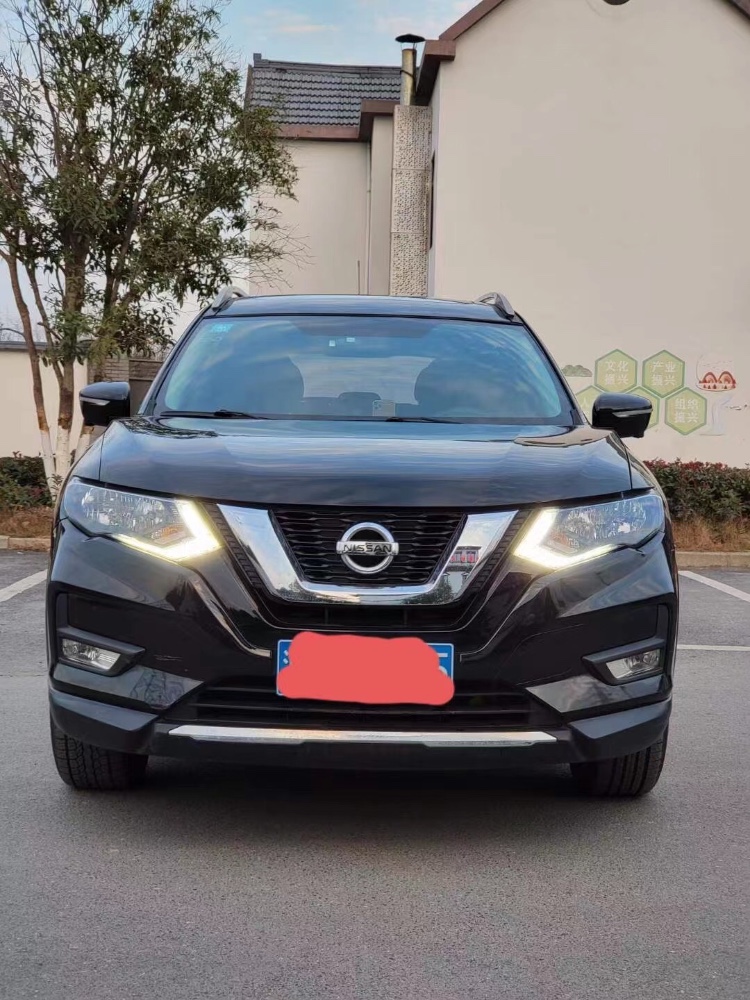 日照17年日產奇駿9
