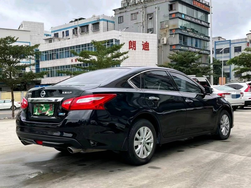 東莞17年日產天籟8