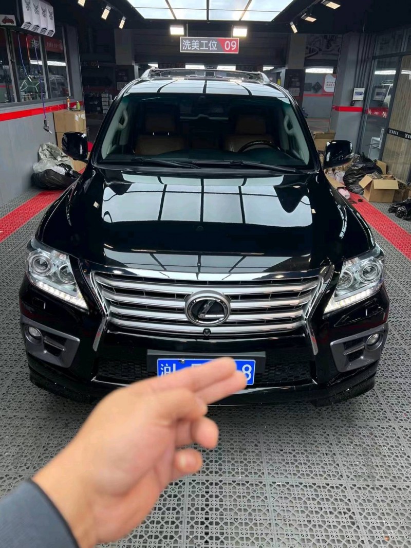 唐山11年雷克薩斯LX1