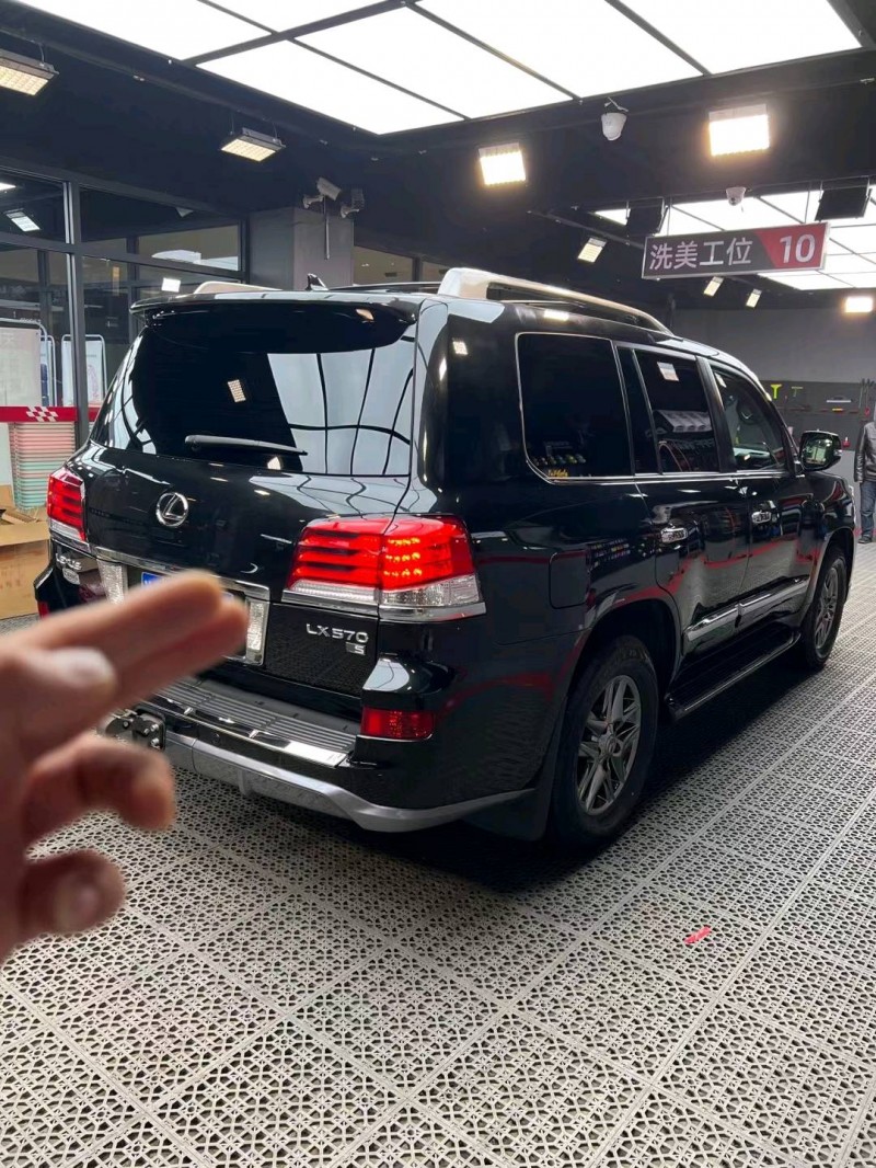 唐山11年雷克薩斯LX7