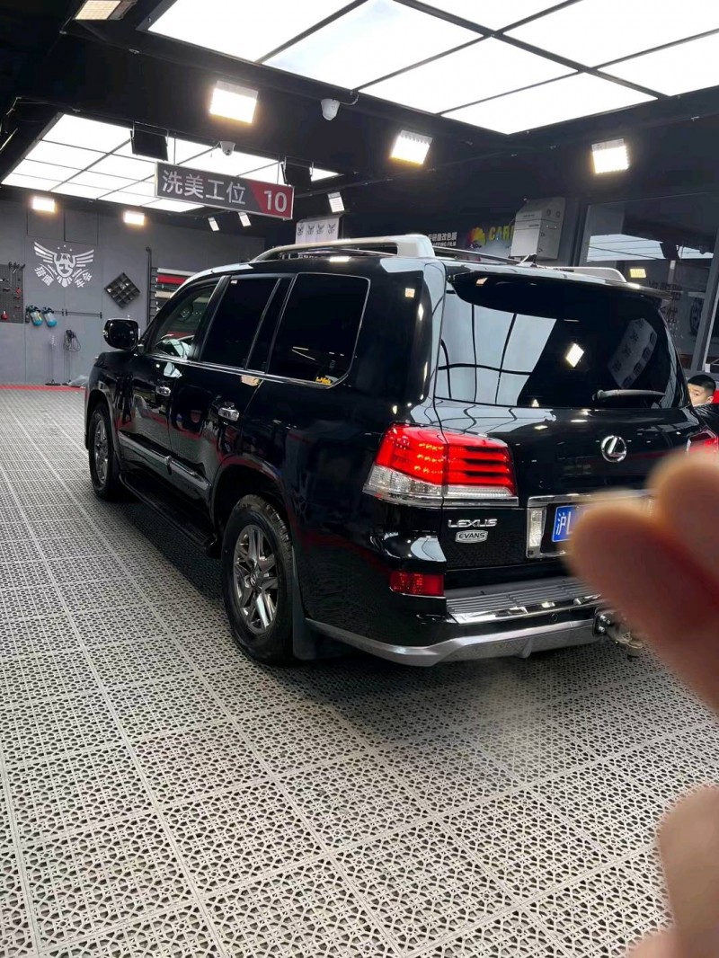唐山11年雷克薩斯LX9