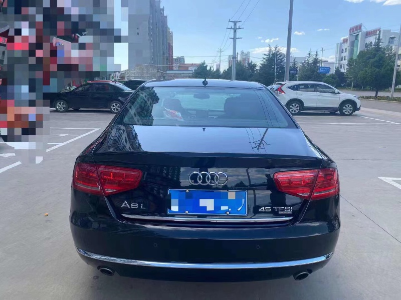 呂梁12年奧迪A8L8