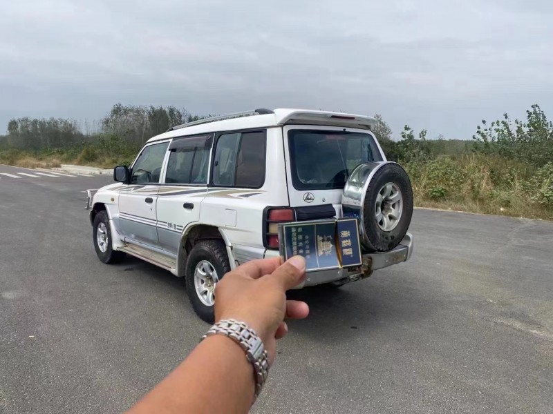 武漢15年獵豹汽車黑金剛8