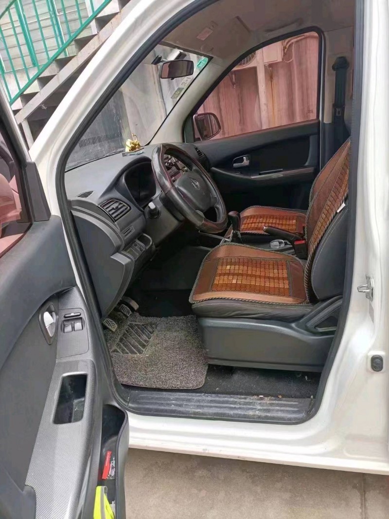 宜昌18年長安汽車歐諾4