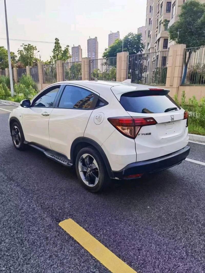 苏州17年本田缤智7