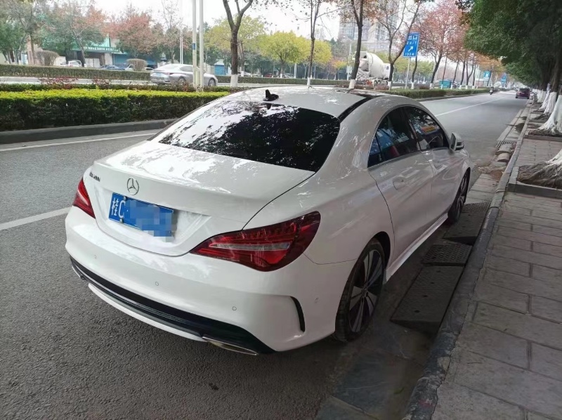 南寧18年奔馳CLA7