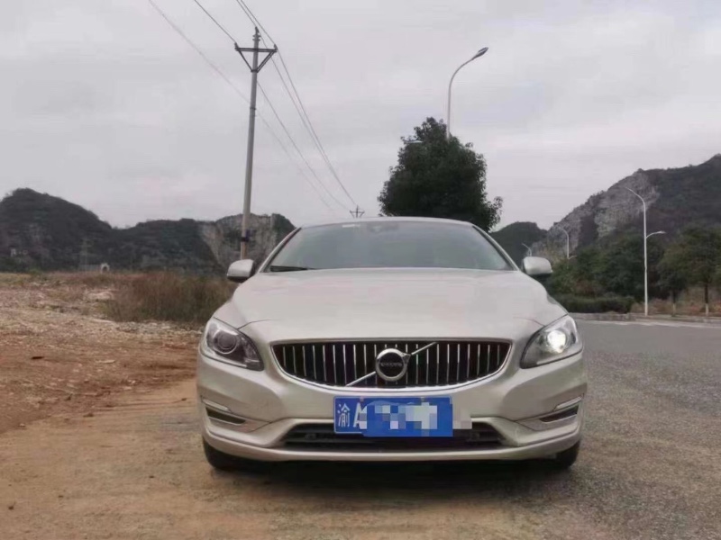 遵義19年沃爾沃S60L1