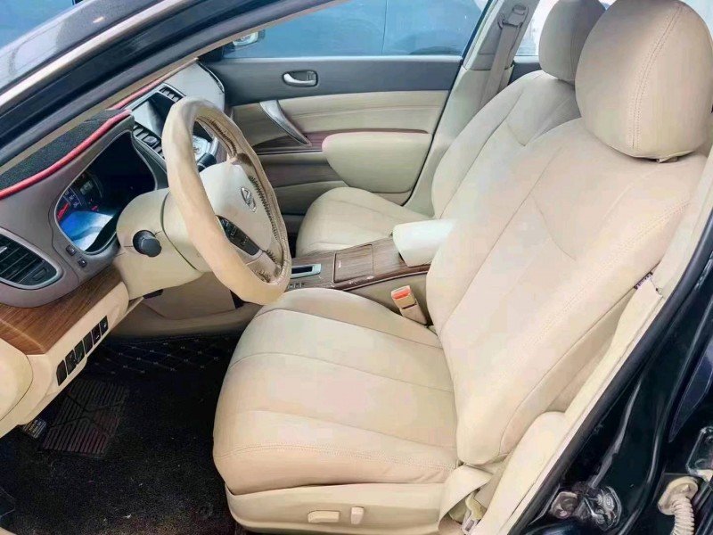 邢臺12年日產天籟3