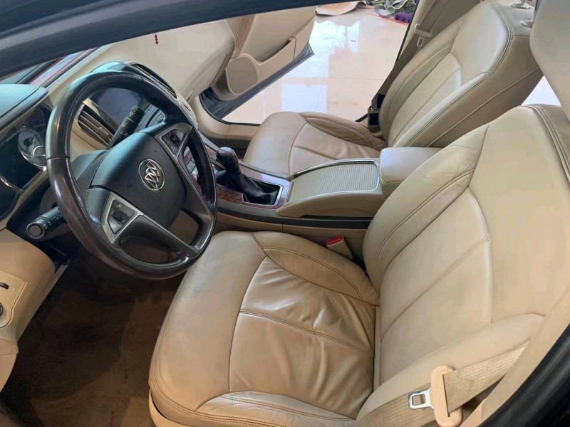 邢台10年别克君越4