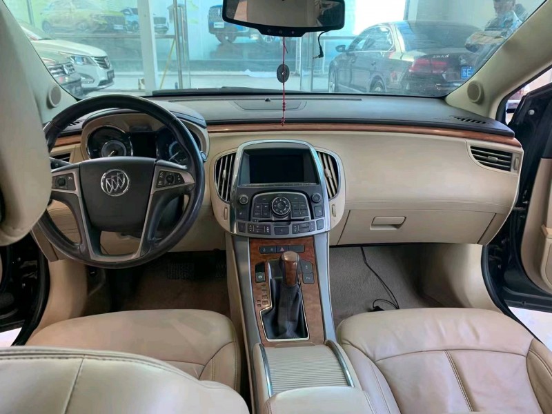 邢台10年别克君越5