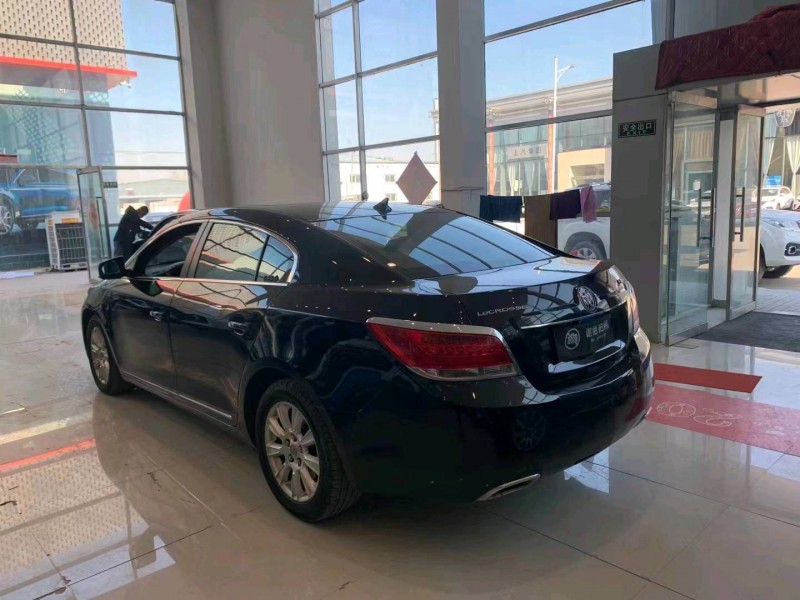 邢台10年别克君越7