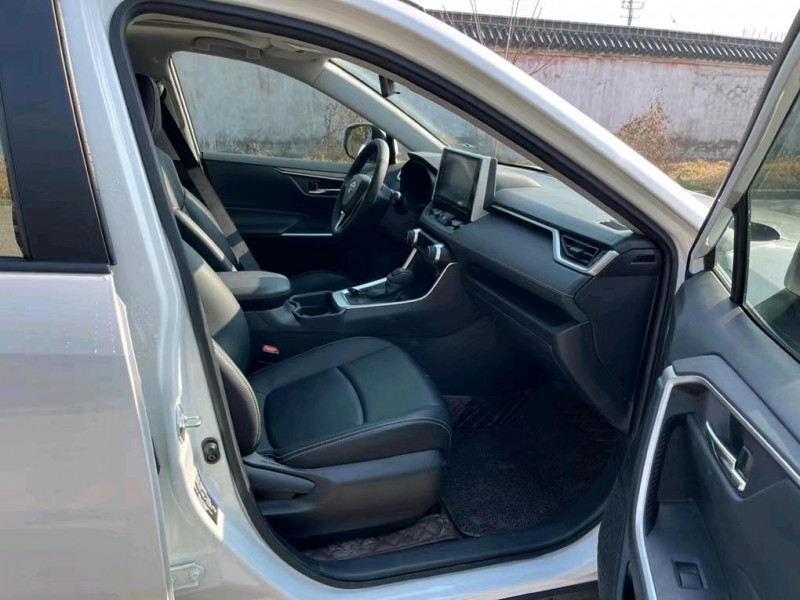 鹽城21年豐田RAV4榮放6