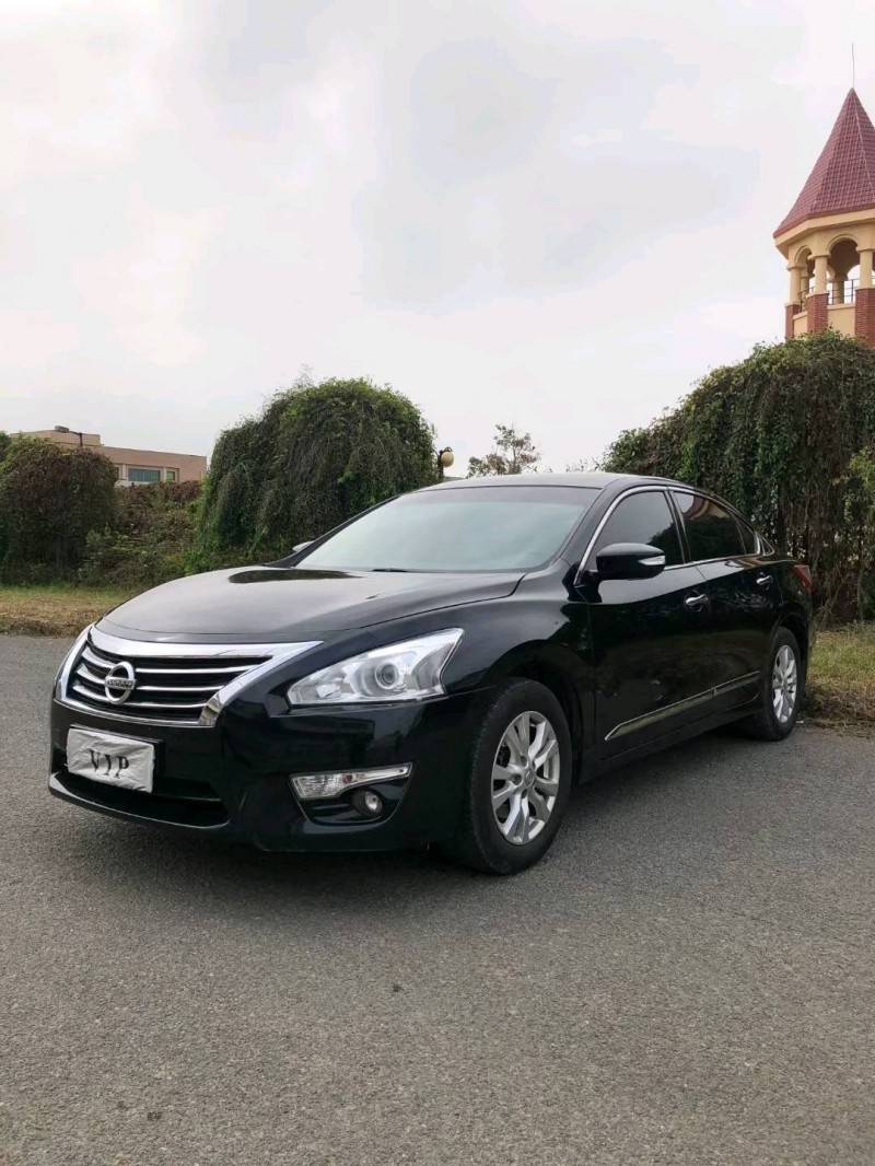 沈陽15年日產天籟3