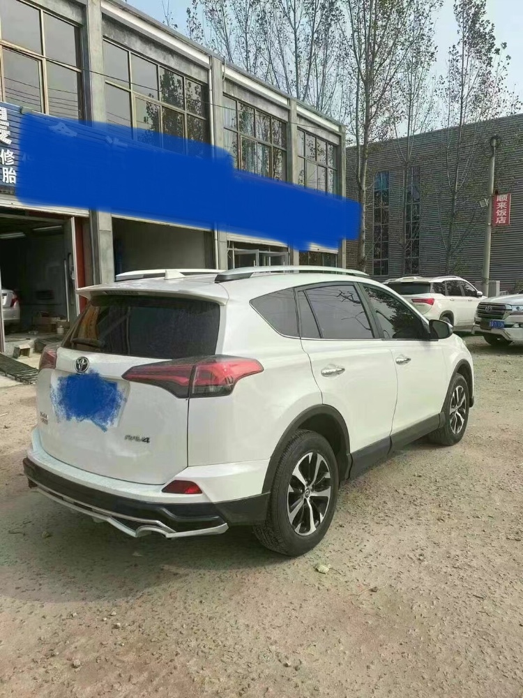 東營17年豐田RAV4榮放8