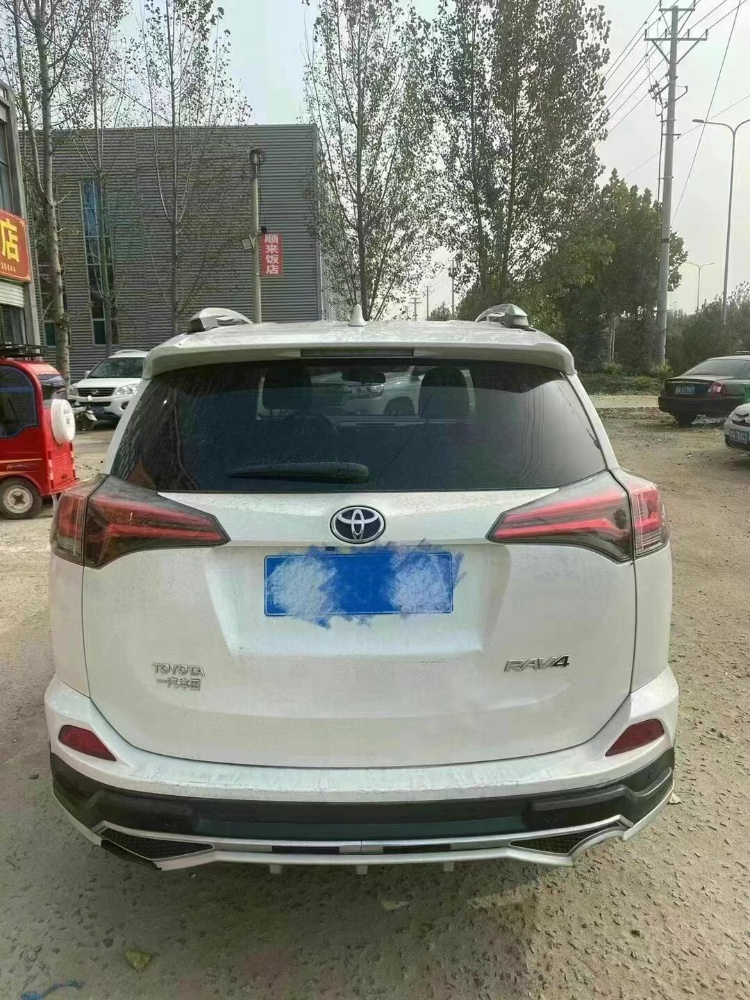 東營17年豐田RAV4榮放7
