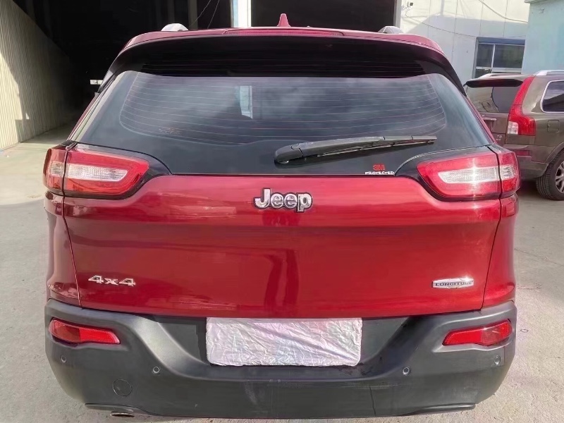 東營17年Jeep自由光6