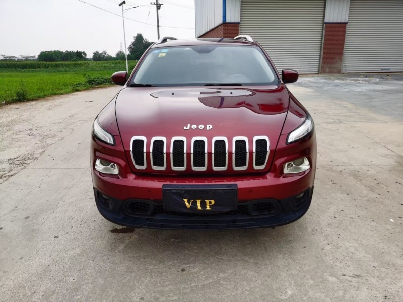 蚌埠17年Jeep自由光1