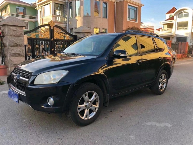 青島11年豐田RAV44