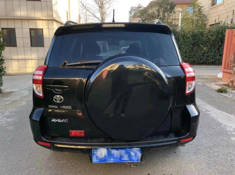 青島11年豐田RAV41