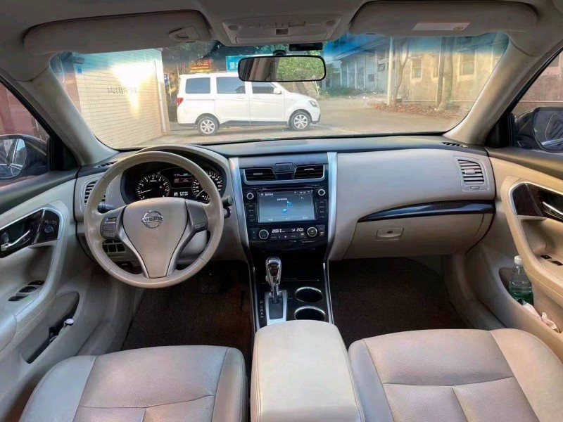 中山14年日產天籟9