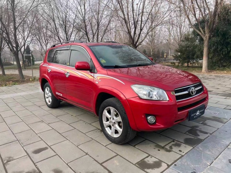 保定10年豐田RAV42