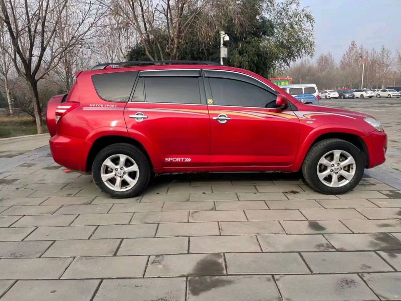 保定10年豐田RAV44