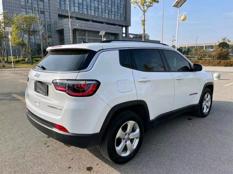 鹽城20年Jeep指南者8