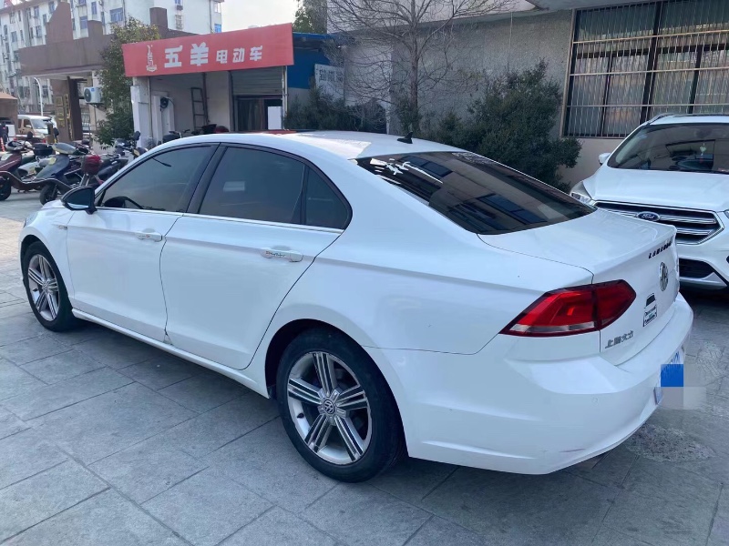 南通15年大眾凌渡7