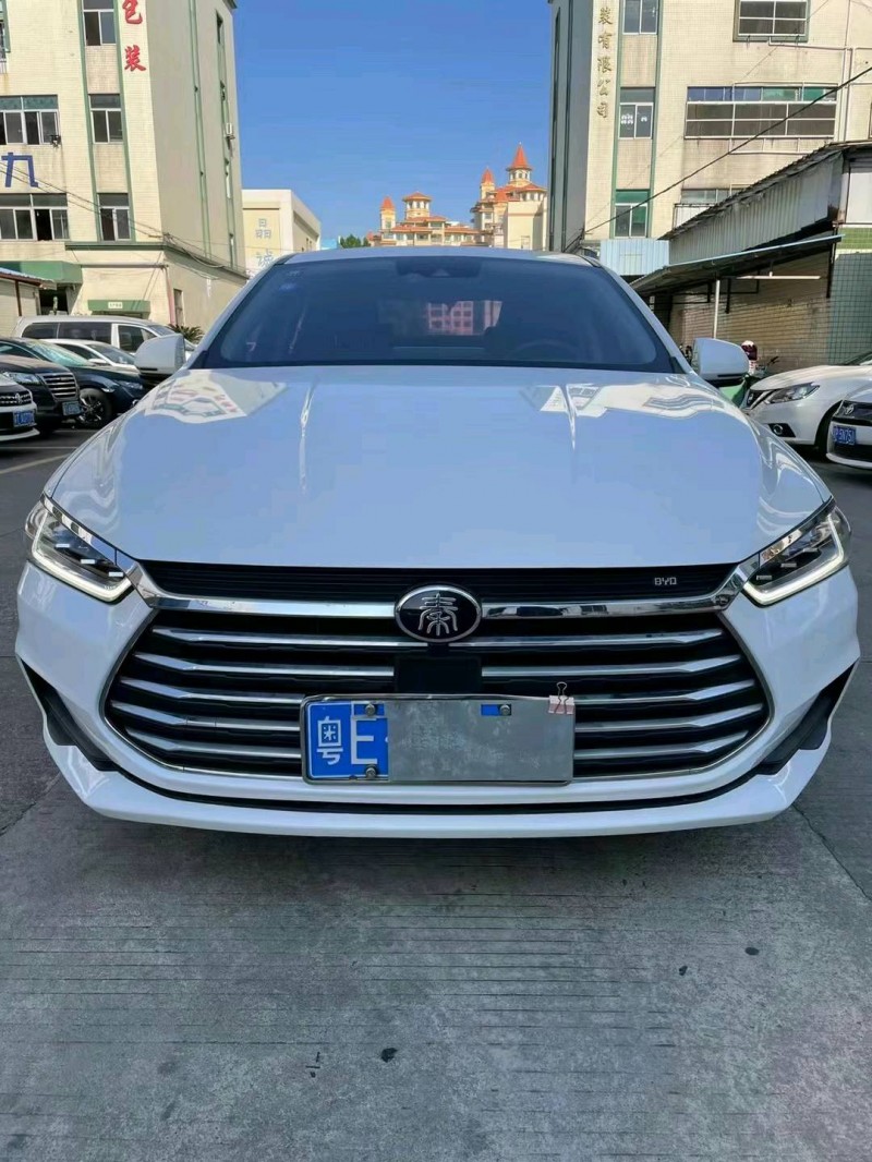 中山19年比亞迪秦1