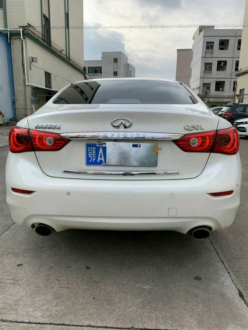 中山18年英菲尼迪Q50L4