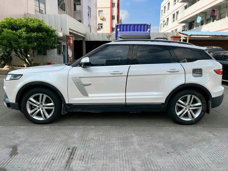 中山17年眾泰T7003