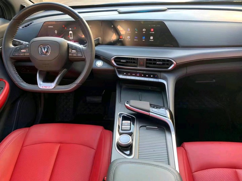 中山20年長安汽車UNI-T8
