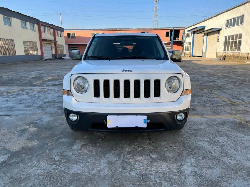 徐州13年Jeep自由客1